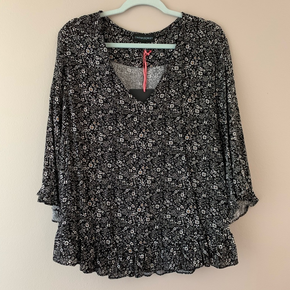 CYNTHIA ROWLEY NY XL FLOUNCED HEM AND CUFFS FLORAL